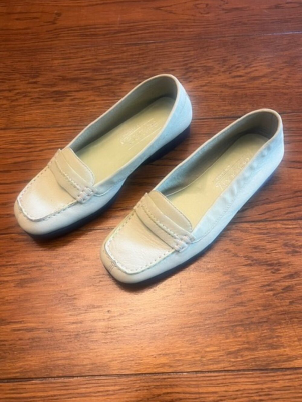 Women's Aerology Aerosoles Comfort Shoe, Size 6, Light Green, Leather, Ex Con!